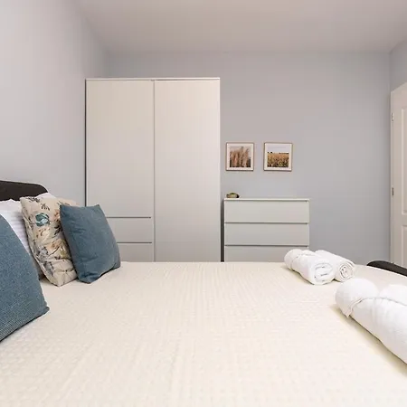 Apartmán Gorgeous Yanevi 2 Bedroom & Parking *