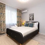 Apartament Gorgeous Yanevi 2 Bedroom & Parking Płowdiw