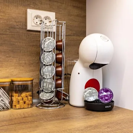 Lägenhet Gorgeous Yanevi 2 Bedroom & Parking *