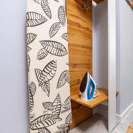 Gorgeous Yanevi 2 Bedroom & Parking Апартаменты *