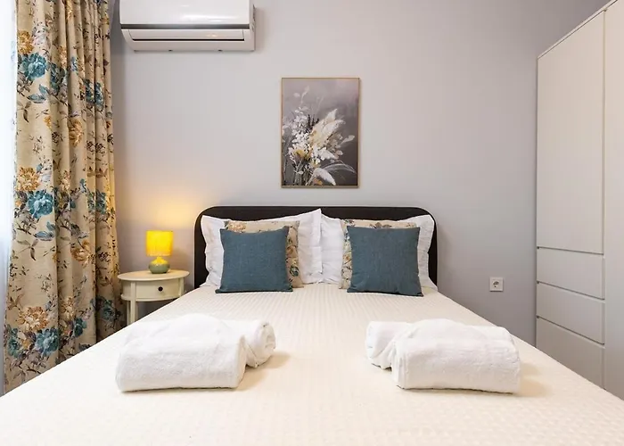 Lägenhet Gorgeous Yanevi 2 Bedroom & Parking *