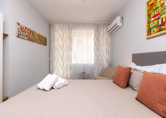 Lägenhet Gorgeous Yanevi 2 Bedroom & Parking Plovdiv