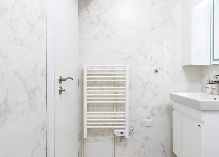 Gorgeous Yanevi 2 Bedroom & Parking Appartement *